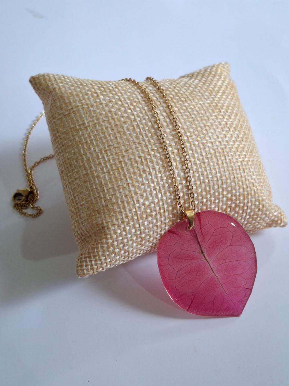 Collar con dije natural